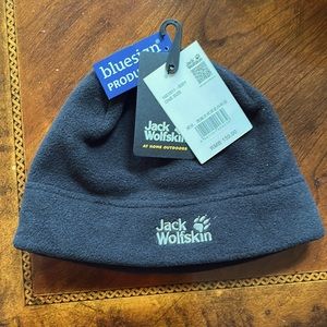 Brand new Jack Wolfskin hat.